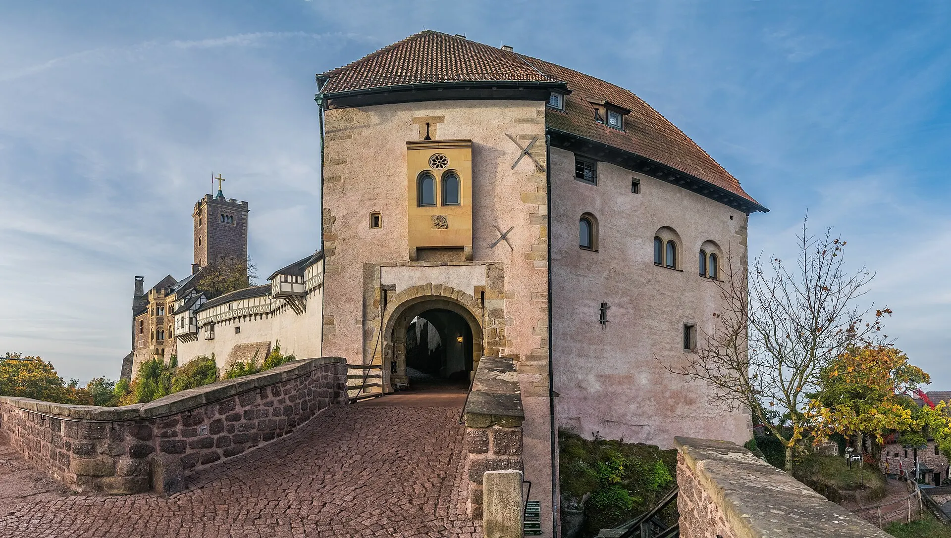 Wartburg bei Eisenach mit Torhaus und Zugbrücke